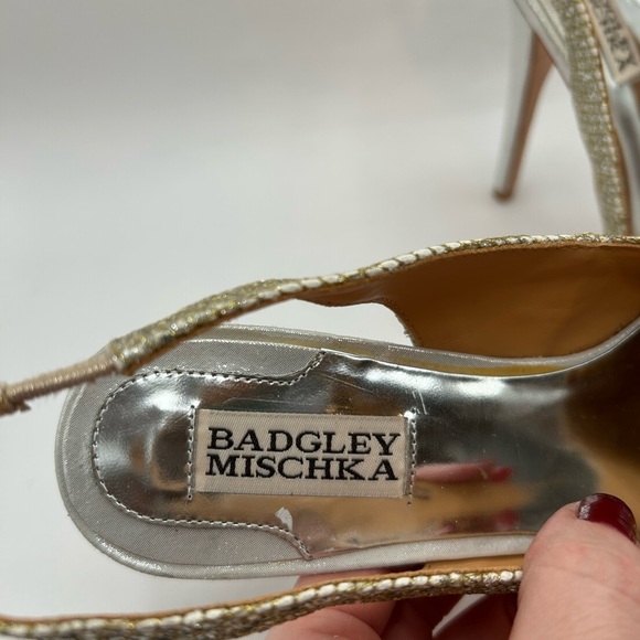 BADGLEY MISCHKA WOMEN'S KISS KISS SLINGBACK PUMP GOLD GLITTER US SIZE 8 MEDIUM - Picture 8 of 13